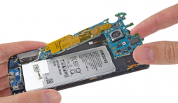 Thay pin Galaxy S6 và S6 edge hết gần 1 triệu đồng