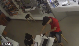 Video vờ mua hàng ăn trộm Galaxy S6 tại Sài Gòn