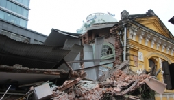Sập biệt thự cổ ở Hà Nội: Các 'chủ nhà' chối trách nhiệm