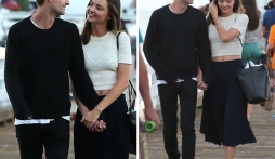 Siêu mẫu Victorias Secret - Miranda Kerr đính hôn với bạn trai tỷ phú