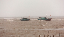 Bão số 4 giật cấp 11 cách Quảng Nam- Bình Định 100 km