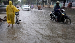 Sáng ngày 13/9, bão số 4 giật cấp 11 đổ bộ vào Đà Nẵng- Quảng Ngãi