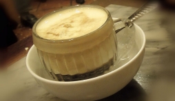 Những quán cà phê đã sống với Hà Nội cả trăm năm