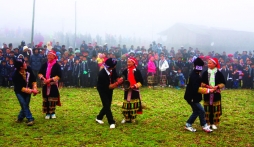 Tết Nguyên đán 2017: Phong tục 'tết nhảy' của người Dao đỏ