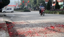 Pháo hoa, pháo nổ vẫn rợp trời đêm Giao thừa và sáng Mùng 1 Tết