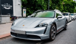 Porsche Taycan sang 2023 giảm sâu chưa từng có lên tới 700 triệu nhờ hưởng lợi chính sách