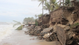 Bão Noru sẽ càn quét 10-12 tiếng trên đất liền, 9/14 tỉnh thành Việt Nam ảnh hưởng