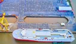 Cận cảnh tàu Silver Queen chở 999 ôtô điện Vinfast sang 'miền đất hứa' Mỹ