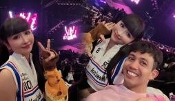 Chiều vợ như đại gia Minh Nhựa, bỏ tiền 'khủng' đưa bà xã sang tận London đu idol