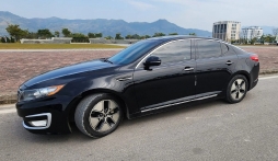 Kia Optima hybrid rao bán giá chỉ hơn 300 triệu đồng, thấp hơn cả Kia Morning 