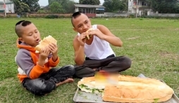 Cuộc sống của anh em Tam Mao sau khi kênh Youtube triệu view có nguy cơ bị xóa vĩnh viễn