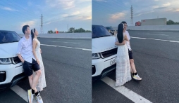 Nữ MC nóng bỏng của VTV gây tranh cãi vì ôm ấp bạn trai giữa đường