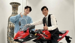 Đức Phúc 'chơi lớn', có hành động đầy ấn tượng báo hiếu đấng sinh thành