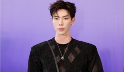 Liên tiếp bị chê bai về giọng hát, Erik thừa nhận áp lực và stress, dành hẳn 1 năm để làm điều này