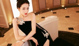 'Hoa tuyết Tân Cương' Địch Lệ Nhiệt Ba: Đẹp nhưng gây thất vọng vì diễn dở