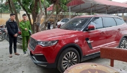 Công an Hải Dương truy nã kẻ nổ súng vào xe chở 'thánh chửi' Dương Minh Tuyền