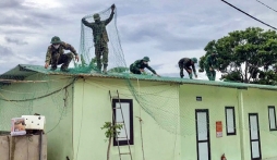 Bão số 5 đổ bộ, hàng chục nhà dân bị tốc mái