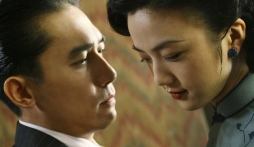 Vén màn cuộc sống của 'mỹ nhân cảnh nóng' Thang Duy sau khi lĩnh án 'thanh tẩy'