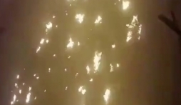 Khoảnh khắc máy bay chở 176 người nổ tung thành ngàn mảnh đuốc lửa khi rơi ở Iran