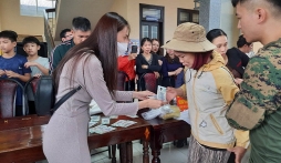 Lùm xùm Thủy Tiên làm từ thiện: Công an đã mời một số người có liên quan tới làm việc