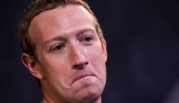 Giám đốc Facebook bất ngờ từ chức sau lùm xùm tin giả