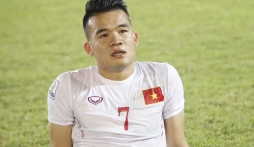 Các HLV thay nhau đỡ lời sau án phạt nặng cho Hoàng Thịnh