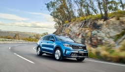 Cận cảnh Kia Sorento biến thể Plug-In Hybrid sắp ra mắt thị trường Việt Nam 