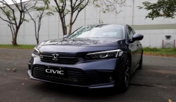 Honda Civic 2022 giảm giá 40 triệu đồng, trực tiếp ‘đe nẹt’ Toyota Corolla Altis