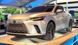 Xế sang Lexus RX 2023 lộ diện với ngoại hình 'lột xác', động cơ mạnh mẽ