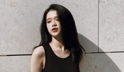 Linh Ka lo lắng vì khả năng 'biến hình' của đôi mắt nhưng thực chất đang khoe dáng nuột trá hình?