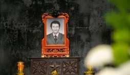 Người thân, bạn bè khóc cạn nước mắt tiễn biệt nhạc sĩ Ngọc Châu 