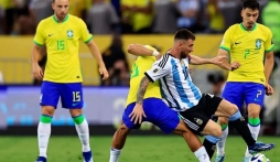 Siêu kinh điển Nam Mỹ: Brazil trắng tay trước Argentina ngay trên sân nhà