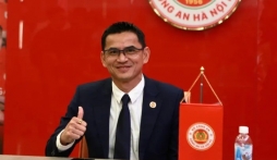 HLV Kiatisak tiết lộ lý do dẫn dắt CLB CAHN, hết lời ca ngợi tuyển Việt Nam