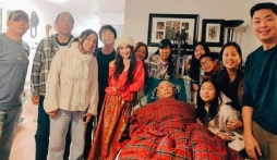 Đoàn tụ với gia đình chồng, nhan sắc 'Đát Kỷ' Ôn Bích Hà gây chú ý