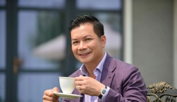 Cuộc sống hôn nhân đáng ngưỡng mộ của Shark Hưng với Á hậu kém 16 tuổi