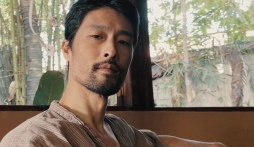 Cuộc sống kín tiếng của Johnny Trí Nguyễn ở tuổi U50 