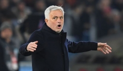 Mourinho dính cáo buộc có hành vi phi thể thao trong trận đấu của U14 AS Roma