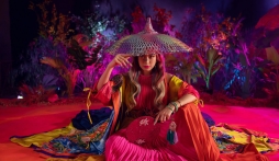 Lời bài hát 'Kẻ cắp gặp bà già': Hoàng Thùy Linh gây ấn tượng với âm nhạc giữa mùa dịch