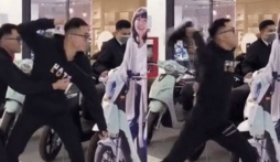 Anti fan có hành động đầy phẫn nộ với hình ảnh Hải Tú sau scandal 'trà xanh' 