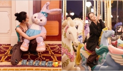 Lịm tim trước khoảnh khắc Địch Lệ Nhiệt Ba chơi gấu bông, cưỡi thú nhún: Cô công chúa không bao giờ lớn