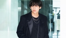 V (BTS) lộ diện sau khi bị phanh phui clip hẹn hò với Jennie (BLACKPINK)