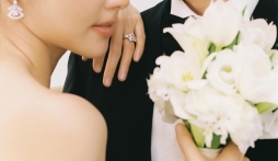 Diễm My 9x khéo khoe nhẫn cưới độc đáo trước thềm ngày trọng đại