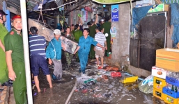 Tin đồn hàng trăm cây vàng bị cháy, người dân đua nhau 'hôi của'