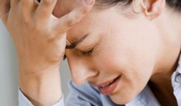 Được chồng yêu thương, tôi vẫn 'mây mưa' với bố chồng