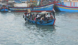 Say rượu, một ngư dân rơi xuống biển mất tích