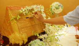 Hàng chục thanh niên rượt đuổi kẻ cướp tiền giữa đám cưới