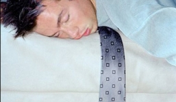 Mẹo giúp bạn đánh tan khó chịu do say rượu