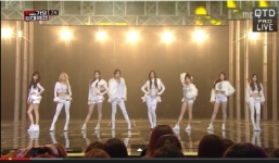 Biểu tượng sex xứ Hàn tung clip cover vũ đạo của SNSD 