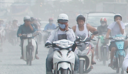 Đường bụi mù, người dân dựng vật cản cấm xe lưu thông