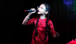 Phương Mỹ Chi 'bội thu' trong đêm Gala trao giải Zing Music Awards